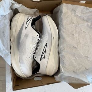 Altra Women’s White and Black Experience Flow Running Shoes